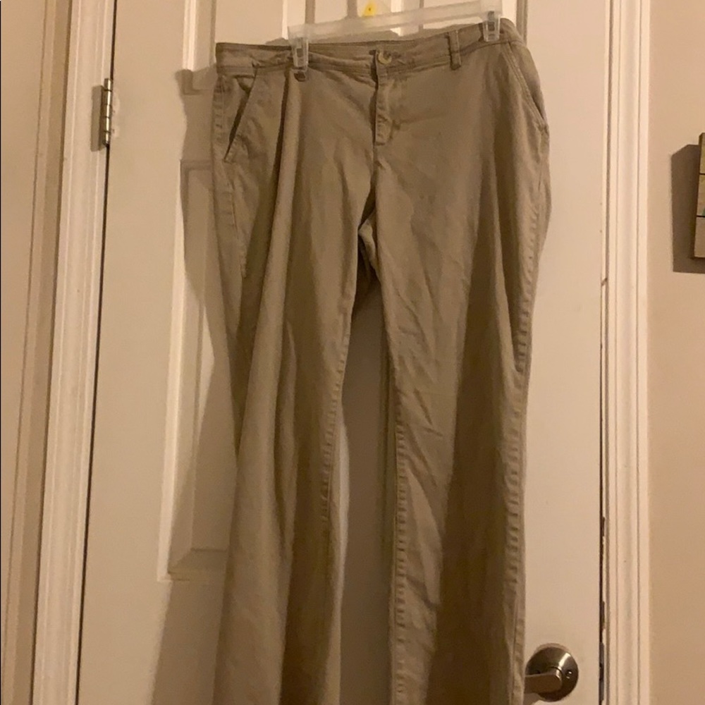 KHAKI PANTS!!